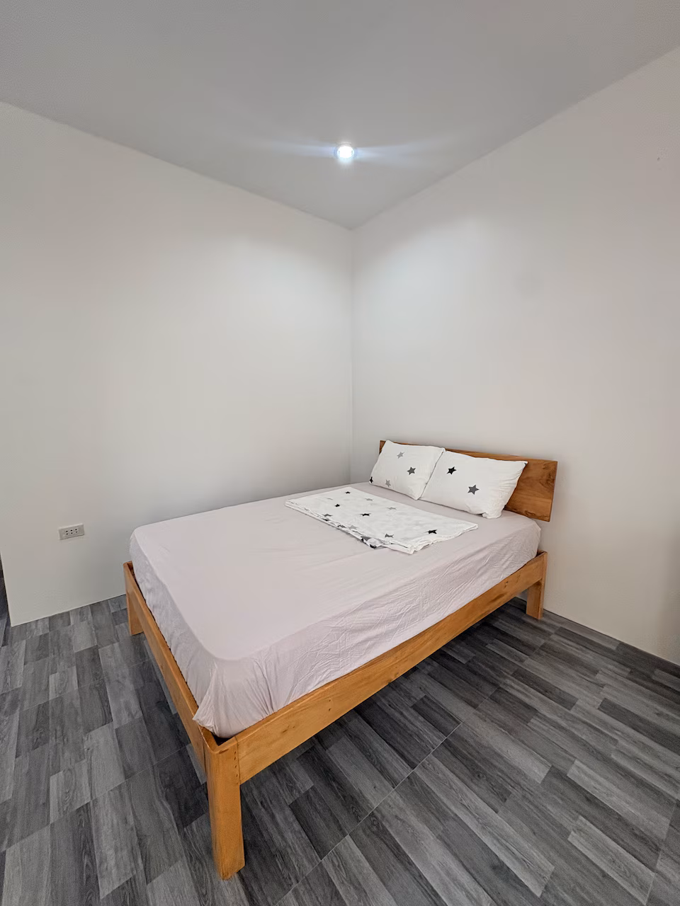 Private guest room with a double bed